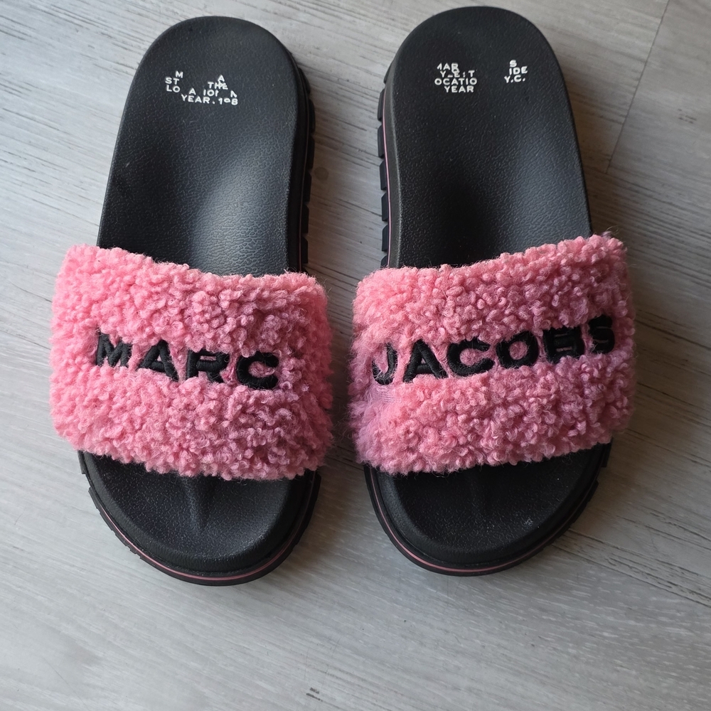 Marc Jacobs Pink Fuzzy Slides